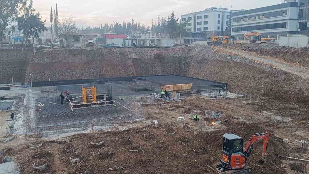 Antakya Belediyesi yeni hizmet binası inşaatını hızla sürdürüyor
