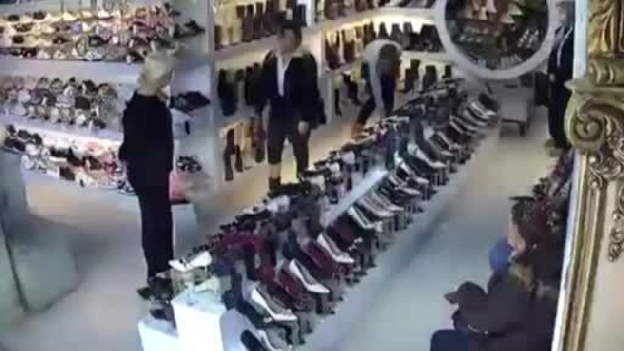 Antakya'da 4.2'lik Depremde Korku Dolu Kaçış Anları Kamerada