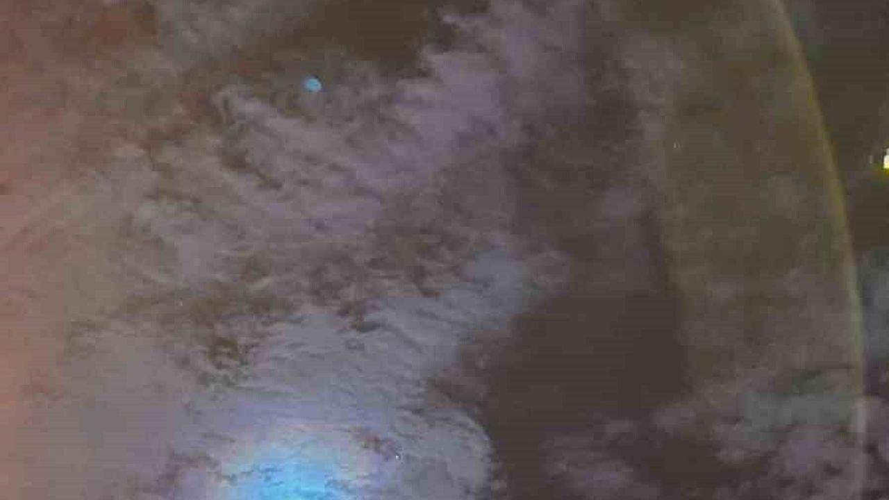 Antalya'da 4.3 büyüklüğünde deprem — güvenlik kamerası kayıtları