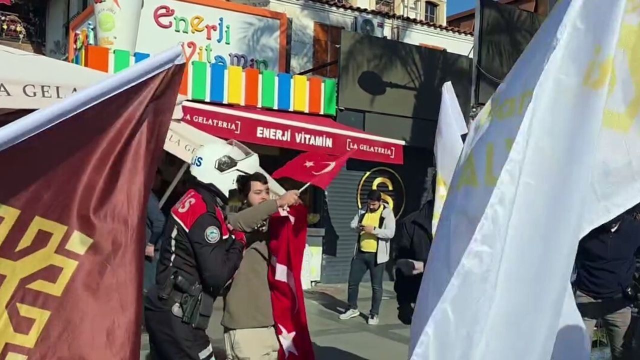 Antalya'da basın açıklaması sırasında gerilim polis müdahalesiyle sonlandı