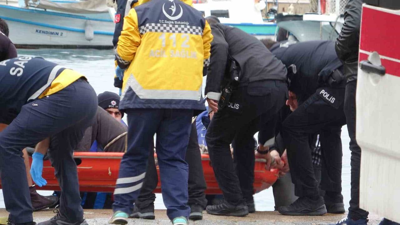 Antalya'da falezlerden düşen balıkçı deniz polisiyle hastaneye taşındı