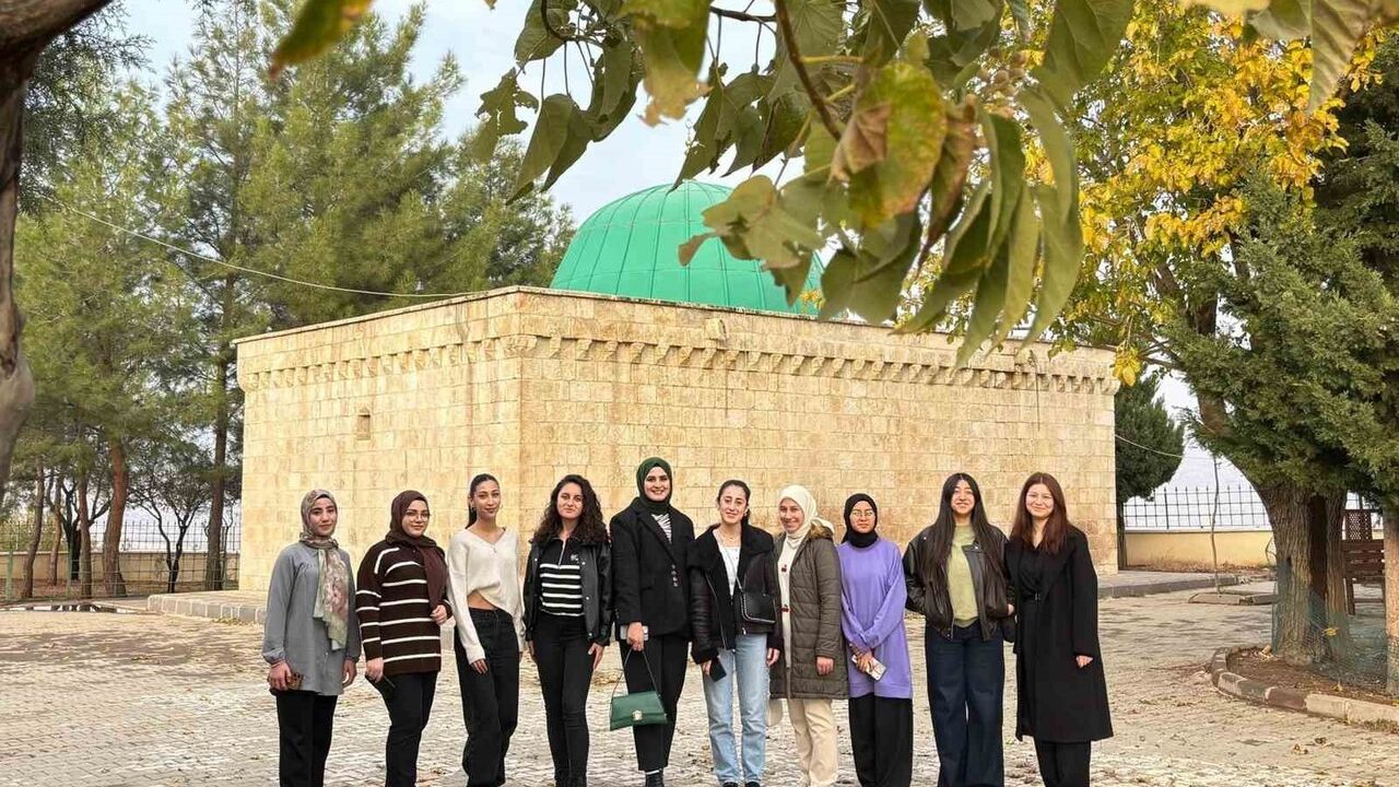 Araban'da KYK öğrencileri Sa’d Bin Ebu Vakkas Hz. türbesini ziyaret etti