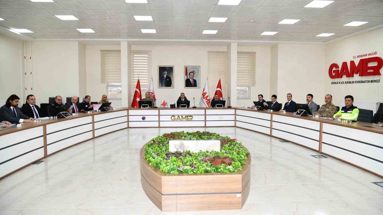 Ardahan’da 2025 yılının son İl Güvenlik ve Asayiş Toplantısı yapıldı