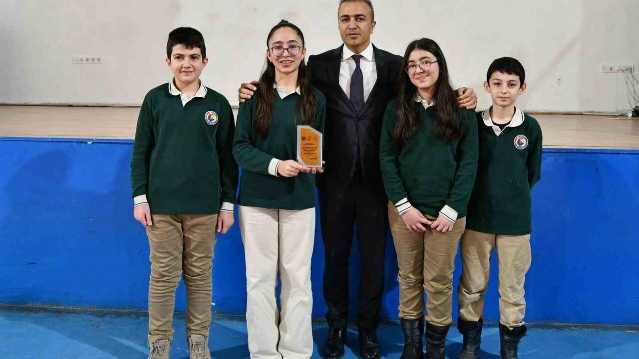 Ardahan'da Ortaokullar Arası Bilgi Yarışması