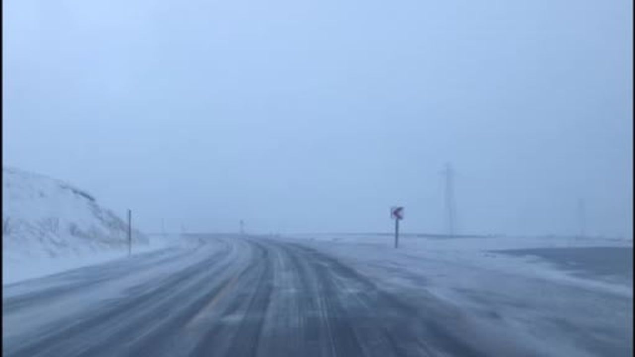 Ardahan'da sabah karı yüksek kesimlerde ulaşımı aksattı