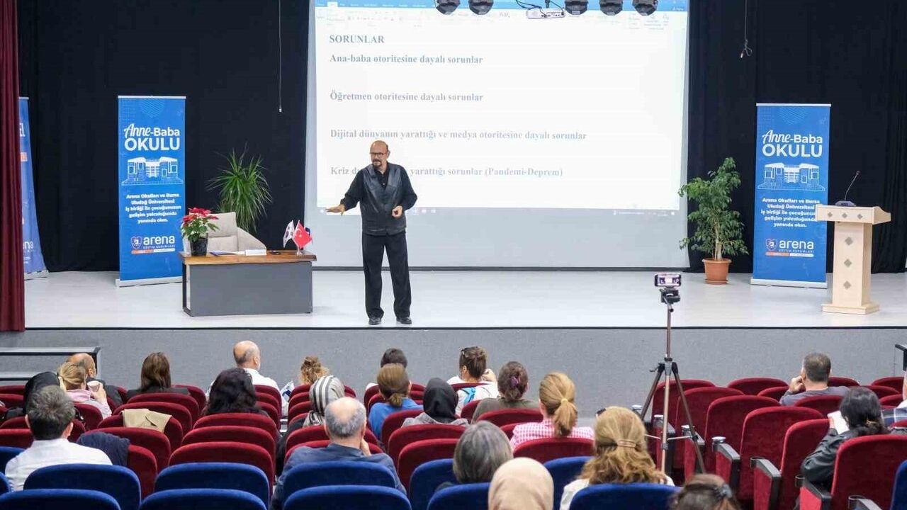 Arena ve Uludağ Üniversitesi iş birliğiyle 'Anne-Baba Okulu' yoğun ilgi gördü