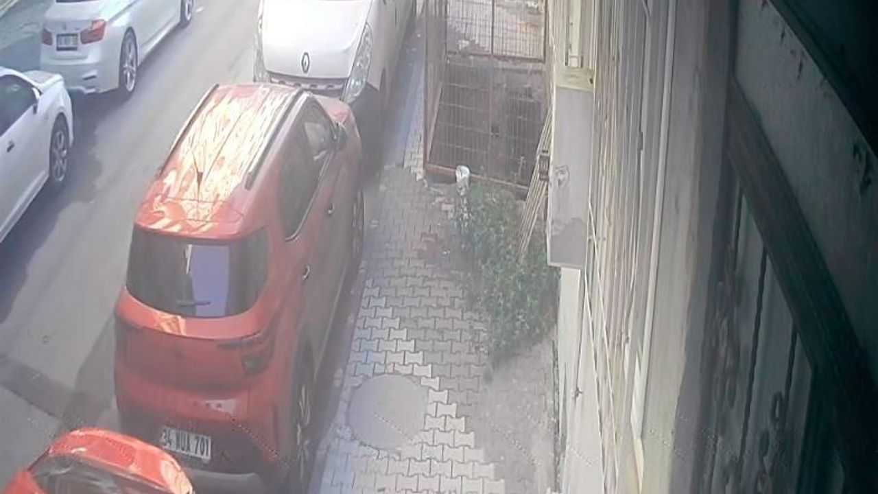 Arnavutköy'de 3 yaşındaki çocuğa otomobil çarptı