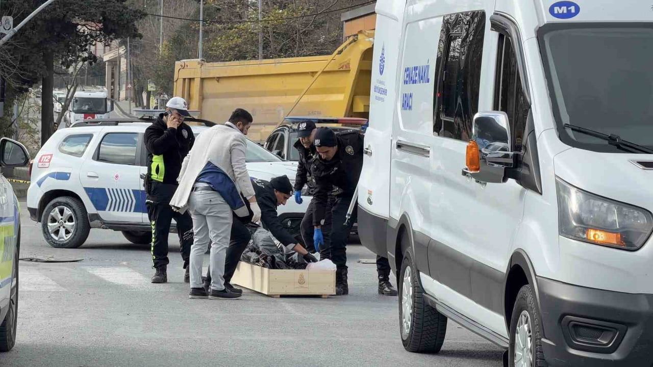 Arnavutköy'de hafriyat kamyonunun çarptığı 72 yaşındaki adam hayatını kaybetti