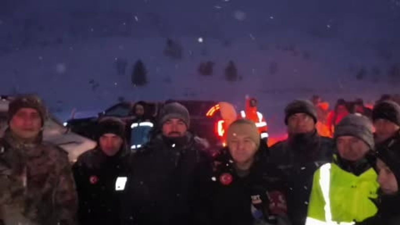 Artvin'de çığ: Bir çobanın cansız bedenine ulaşıldı, arama yarın sabah yeniden başlayacak