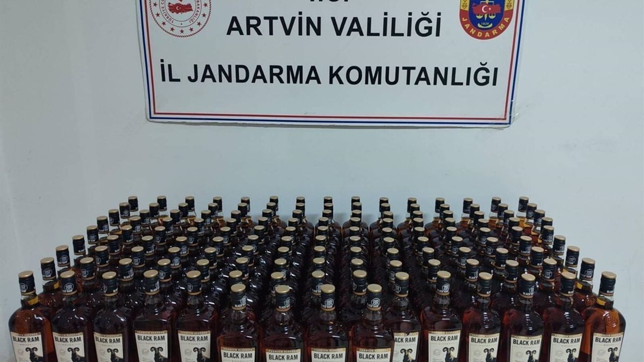 Artvin'de Jandarma 1 Milyon TL'lik Kaçak Ürün Ele Geçirdi