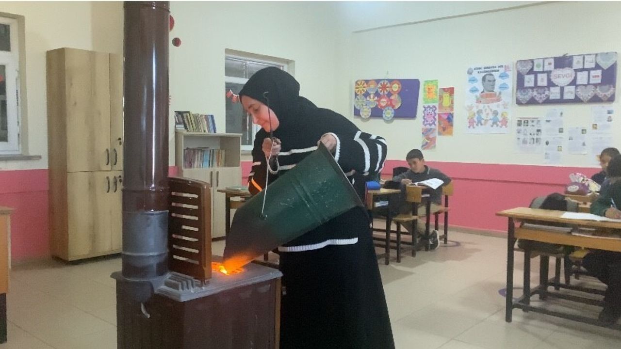 Aşağı Göçmez'te iki kadın öğretmen kırsal eğitimi ayakta tutuyor