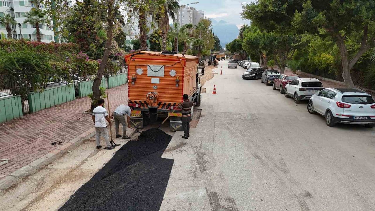 ASAT Konyaaltı’nda kapsamlı asfalt çalışması başlattı