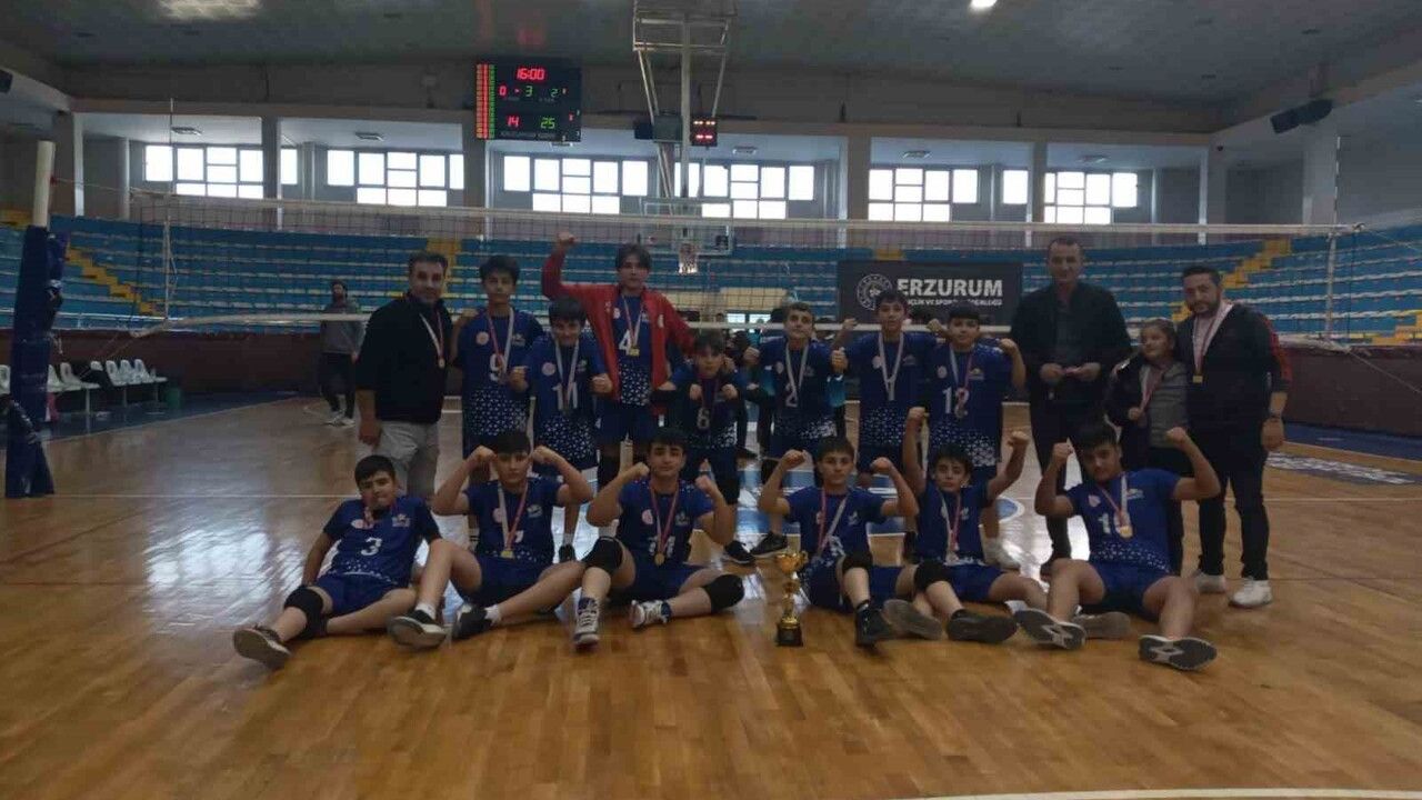 Aşkale İbrahim Polat Ortaokulu Erzurum il voleybolunda ikinci oldu