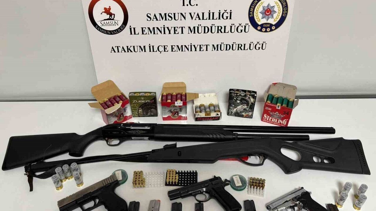 Atakum'da ruhsatsız silah ve mühimmat ele geçirildi