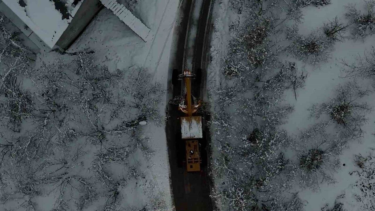 Atakum'un yüksek kesimlerinde kar mesaisi