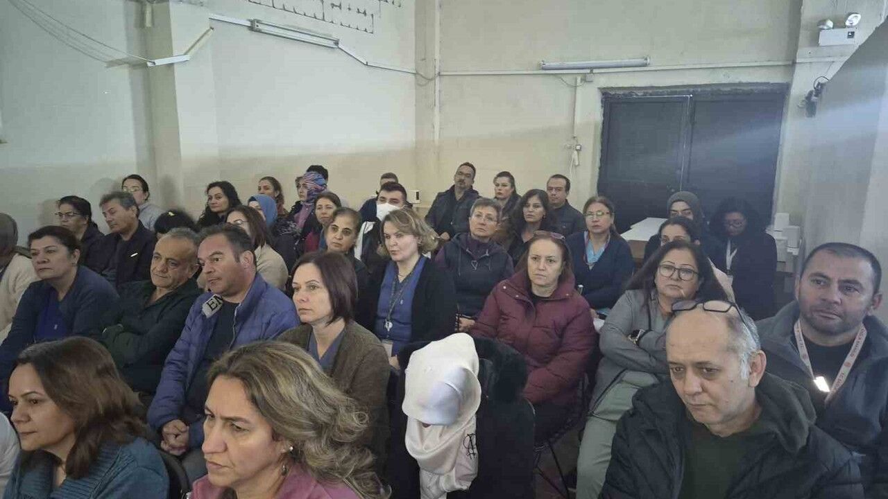 Atatürk Devlet Hastanesi'nde Hizmet Kalitesi Değerlendirme Toplantısı