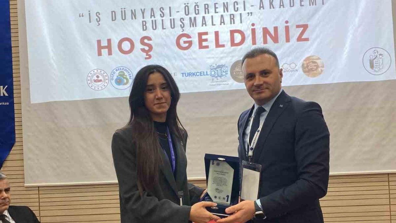 Atatürk Üniversitesi'nde 'Ticari Bankacılık' Paneli: Sektör-Öğrenci Buluşması