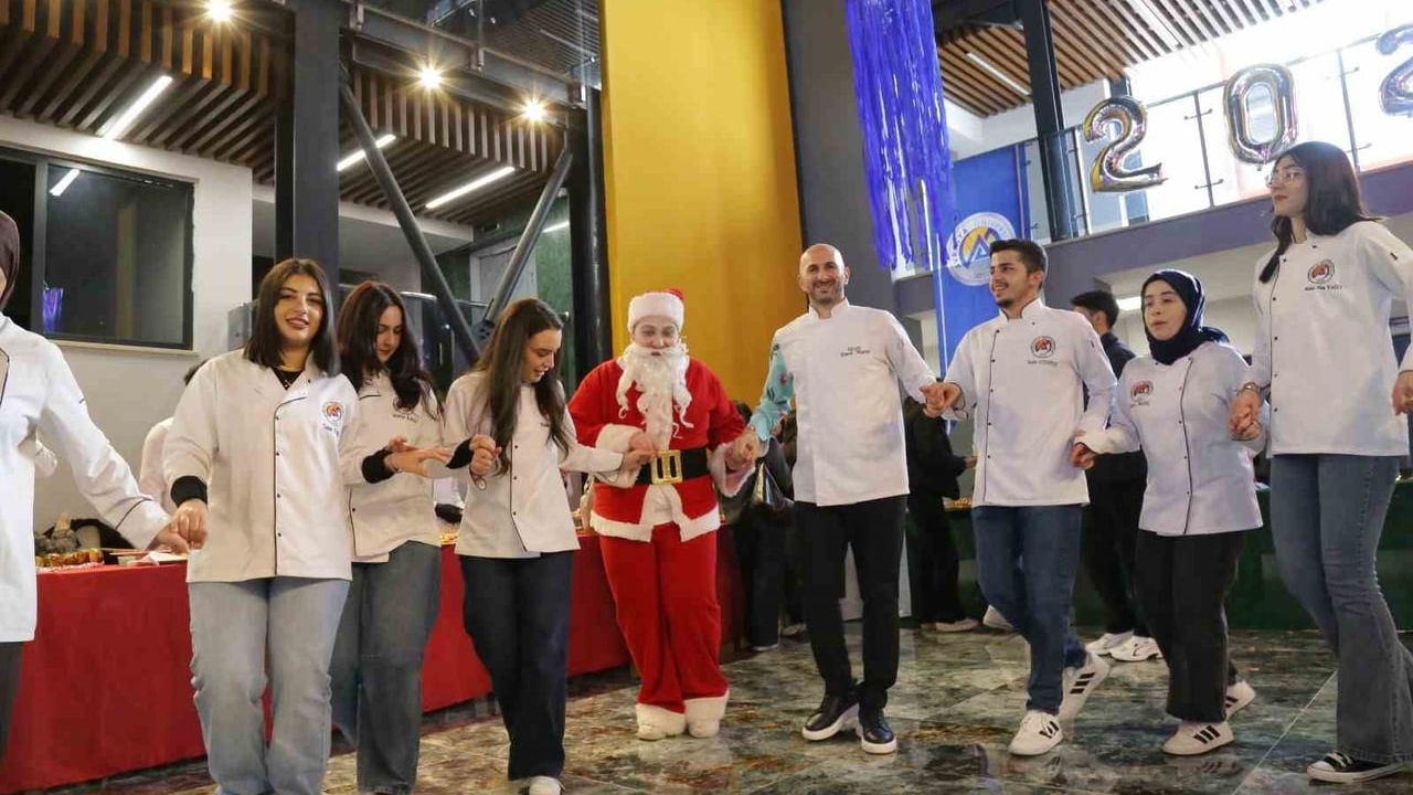 Avrasya Üniversitesi'nde Hoş Geldin 2026 etkinliğinde horon ve kolbastı coşkusu