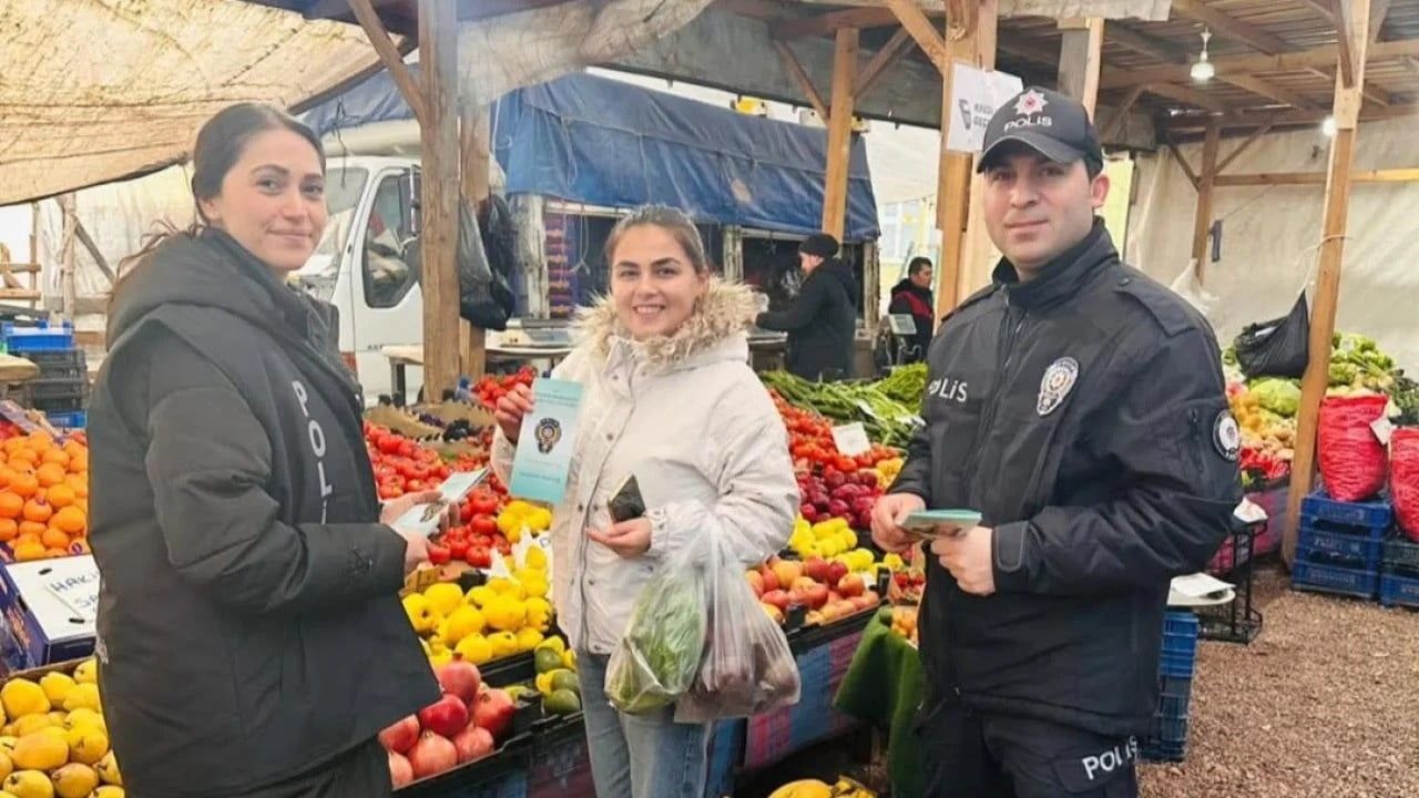 Ayancık pazarında dolandırıcılığa karşı bilgilendirme çalışması