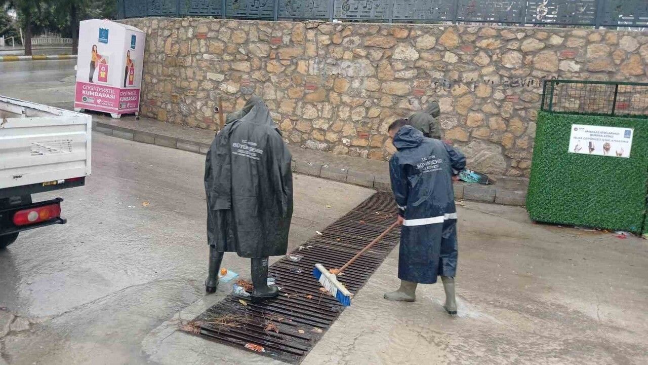 Aydın Büyükşehir ekipleri sağanak yağışa karşı teyakkuzda