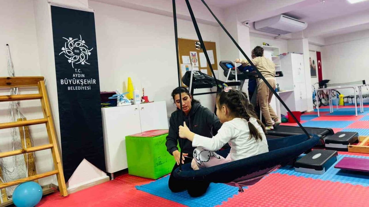 Aydın Büyükşehir Otizm Destek Merkezleri ergoterapi ile özel bireylerin yanında