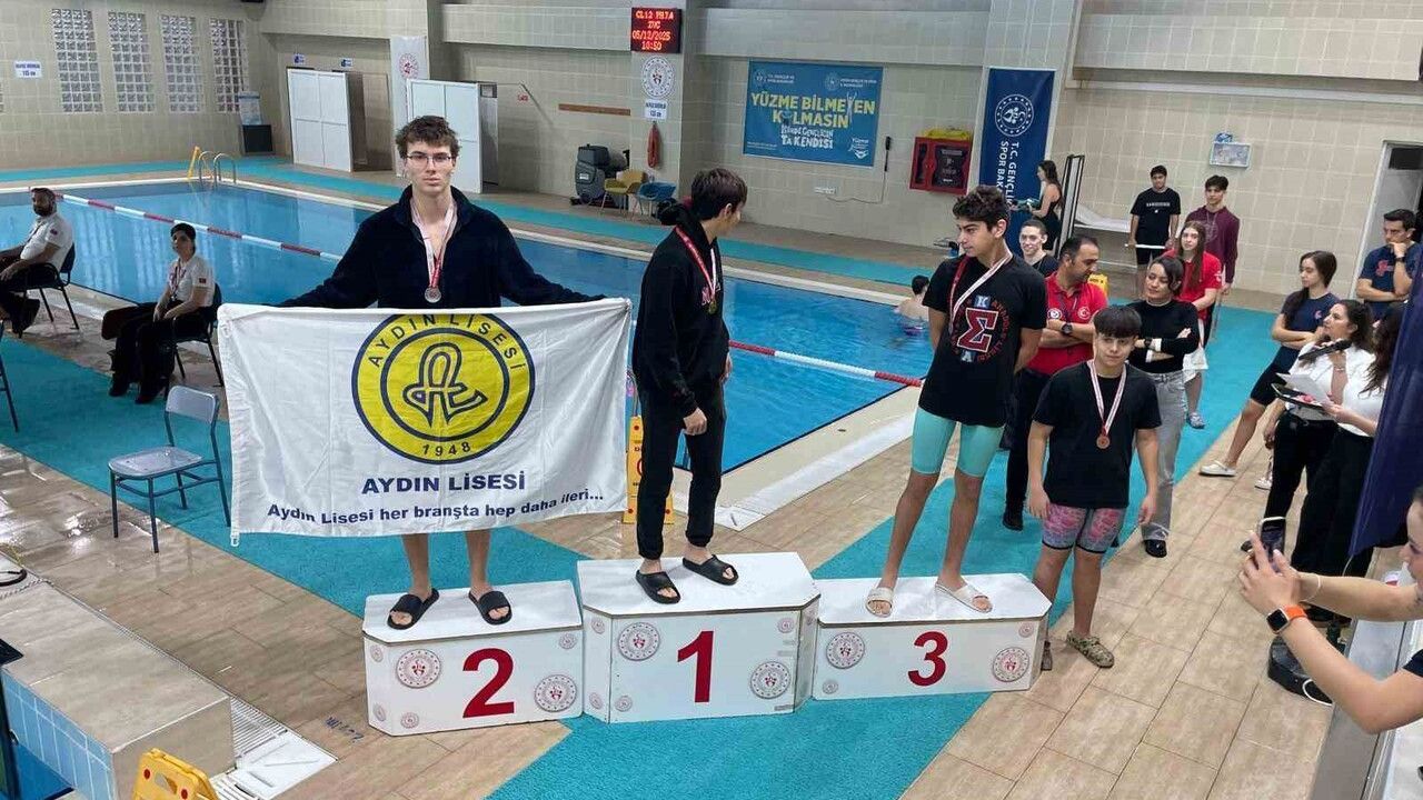 Aydın Lisesi'nden yüzme ve judo'da beş gümüş madalya