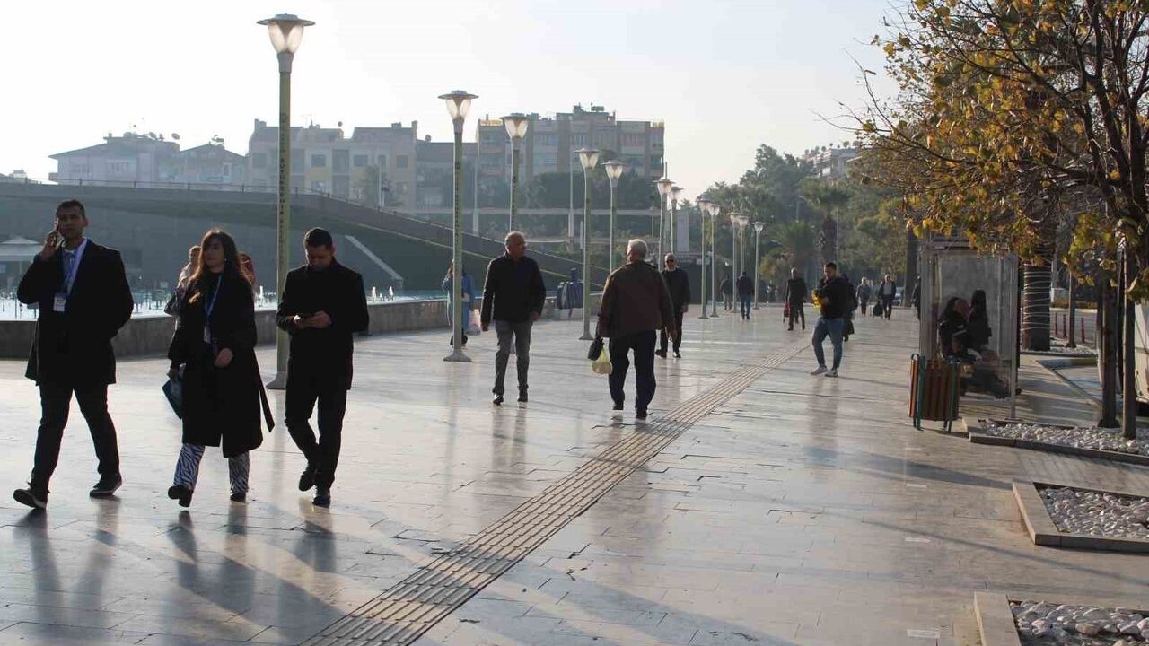 Aydın nüfusunda orta yaş ağırlığı: 40-44 en kalabalık grup