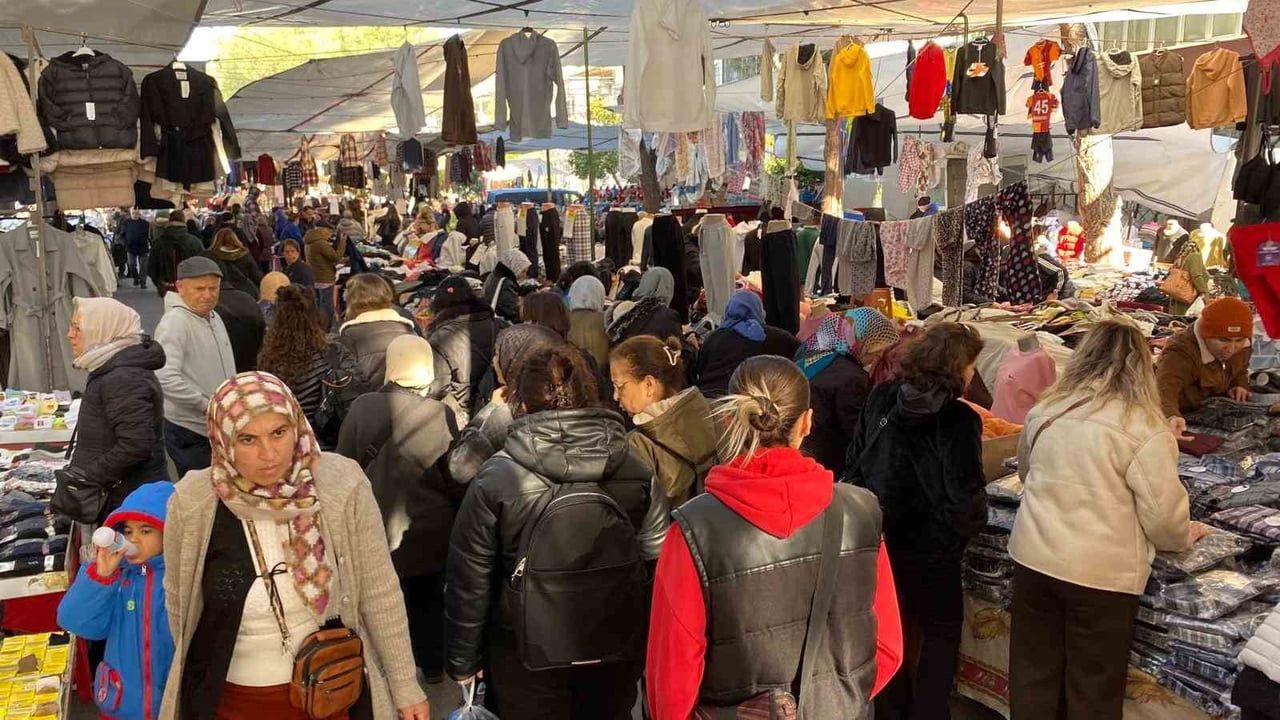 Aydın Salı Pazarı'nda yıl sonu yoğunluğu