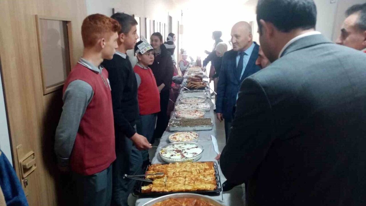 Aydıntepe'de öğrenciler yöresel lezzetleri tanıttı