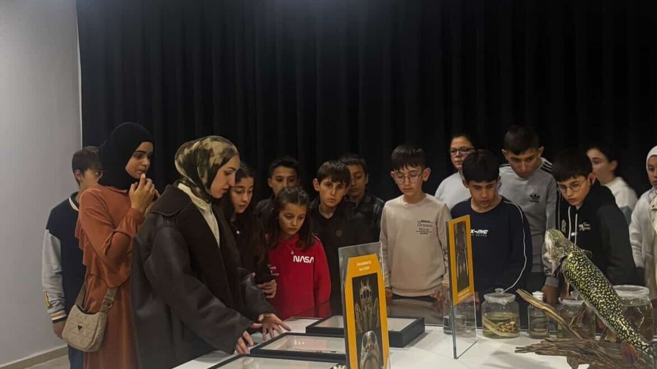 Aydıntepeli öğrenciler Erzurum'da bilim ve tarih gezisi yaptı