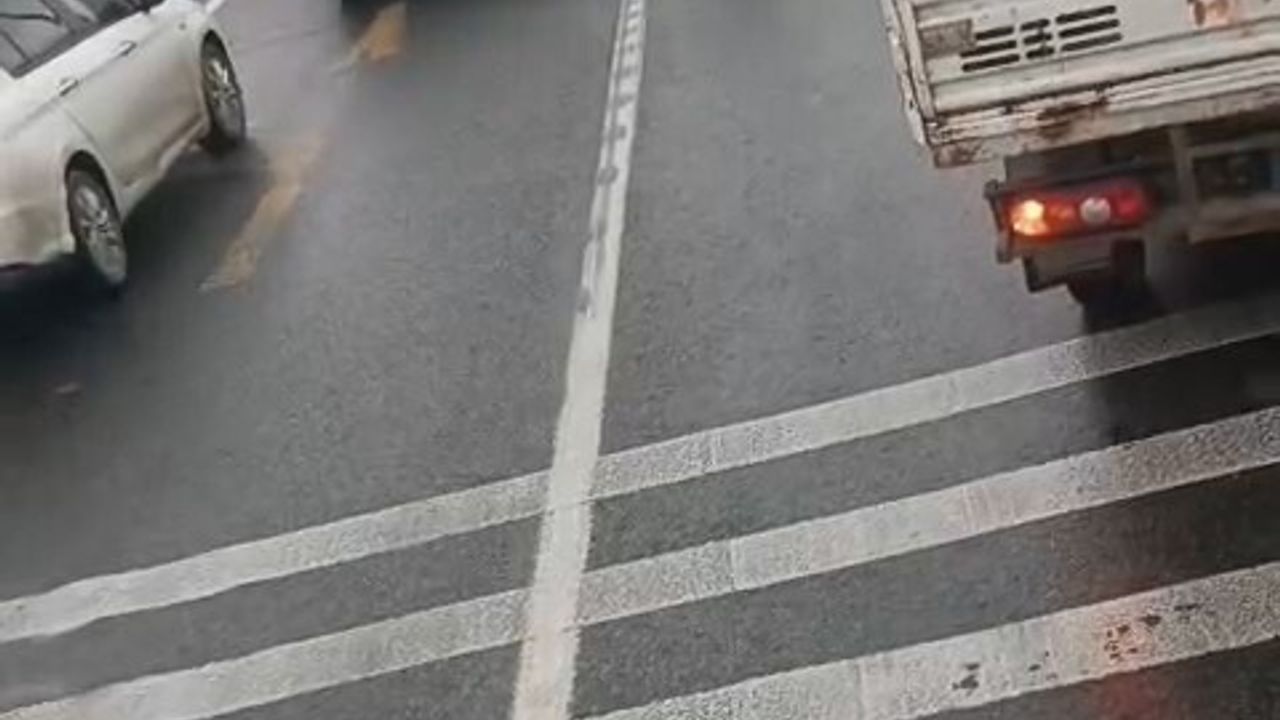 Ayvalık'ta 'dur' ihtarına uymayan sürücü Sokol Kavşağı'nda yakalandı