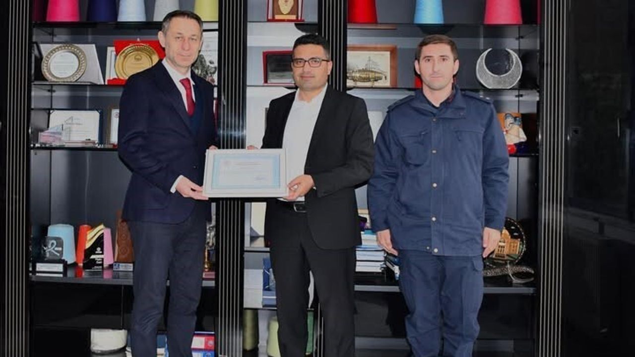 Bahadır Aksoy’tan Alaplı Jandarmasına Araç Bağışı