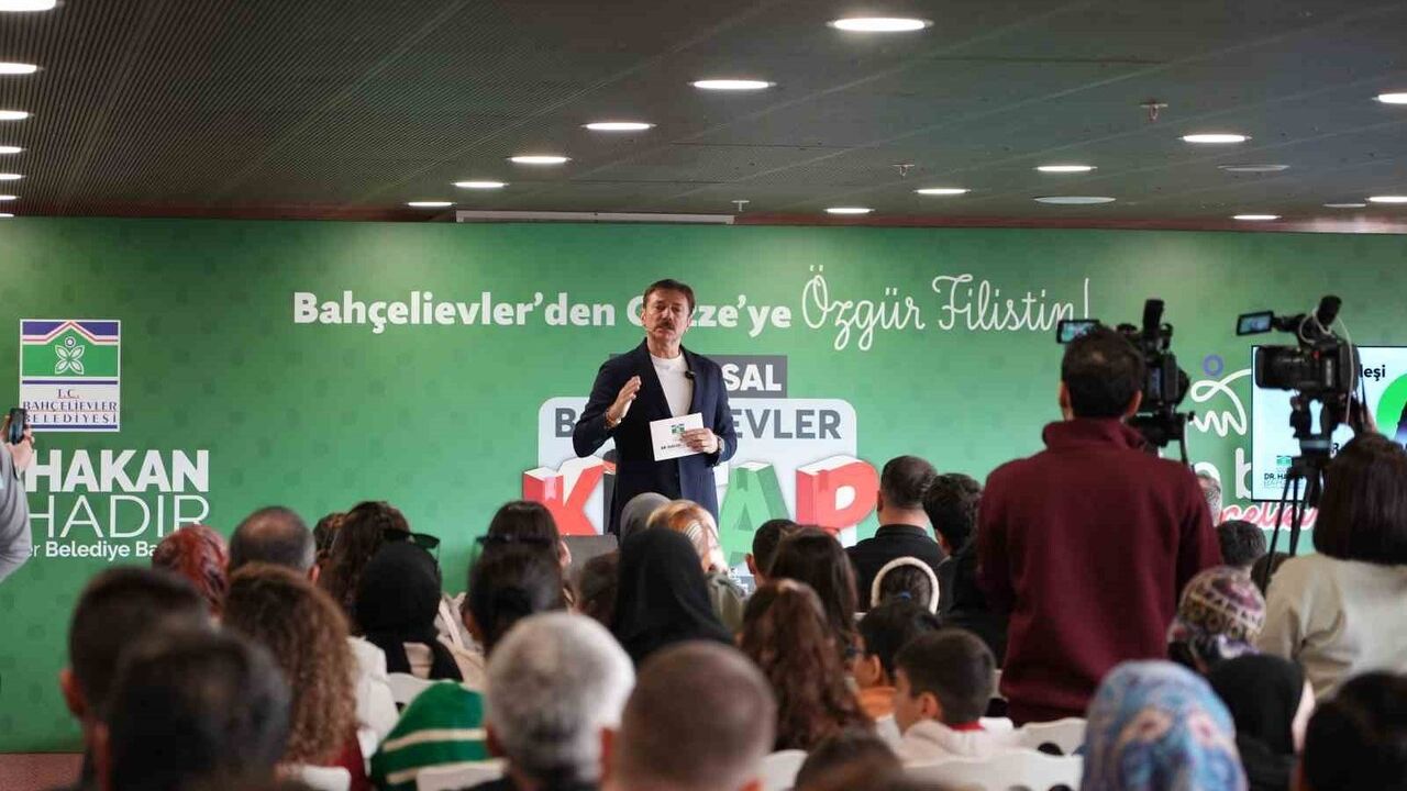 Bahçelievler 4. Ulusal Kitap Fuarı'nda Hakan Bahadır söyleşi ve imza günü