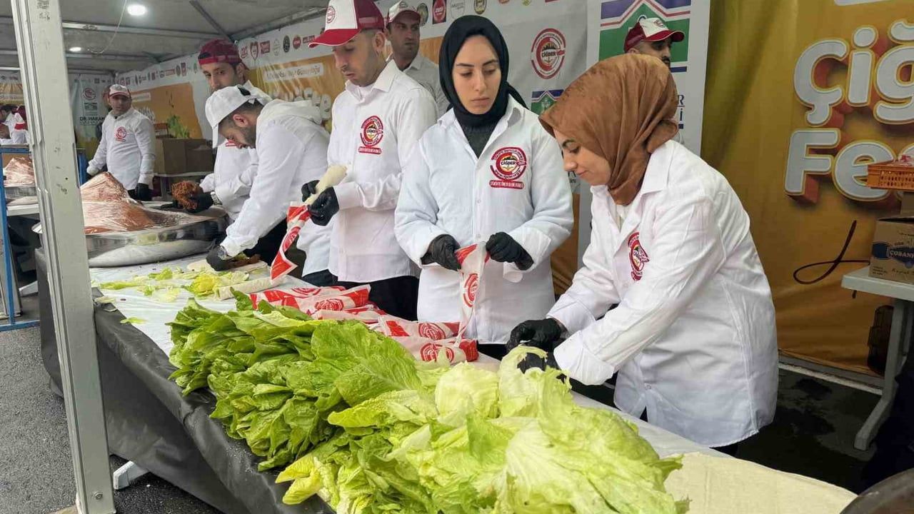 Bahçelievler'de 5. Geleneksel Doğu Güneydoğu Çiğ Köfte Festivali — 5 ton dağıtıldı