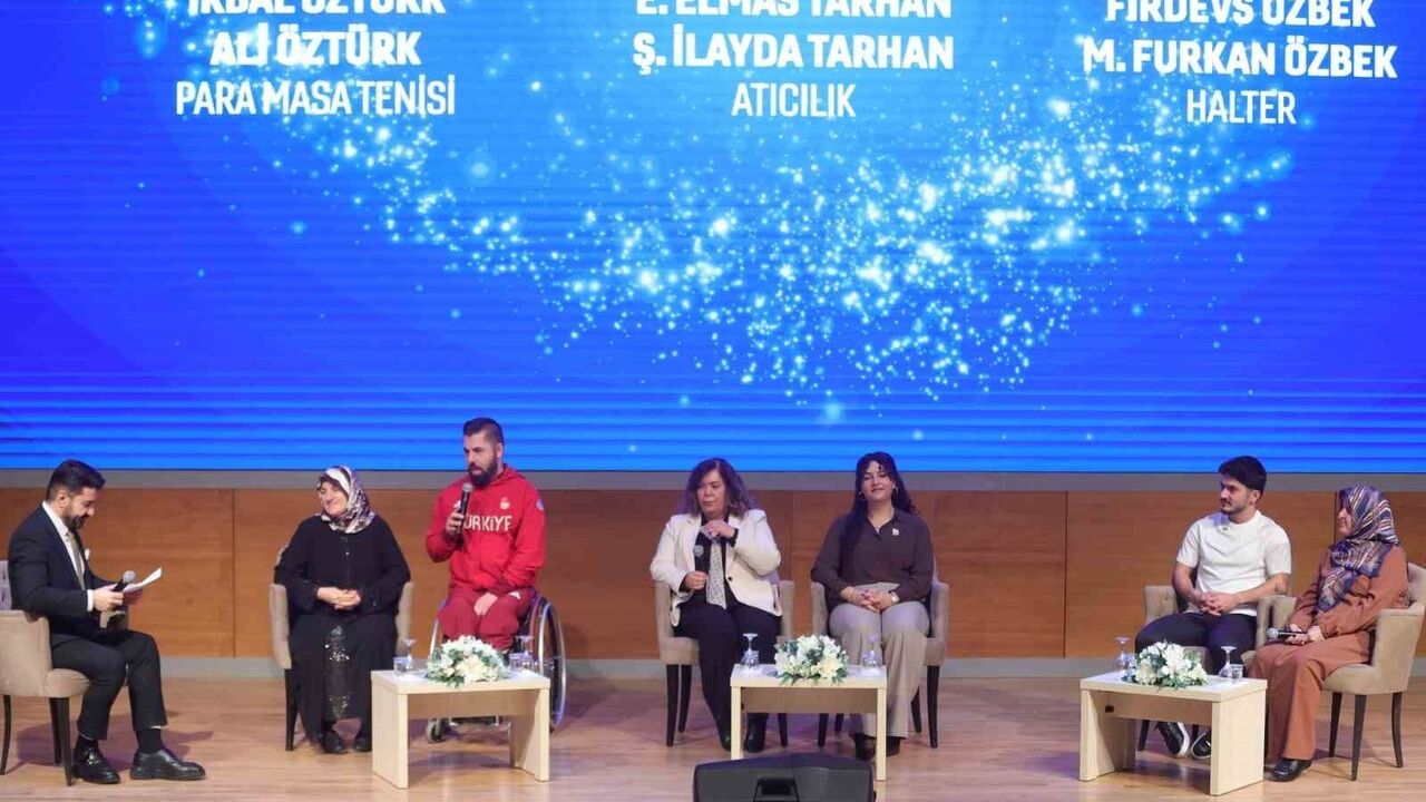 Bakan Bak, Şampiyon Sporcuların Anneleriyle Buluştu