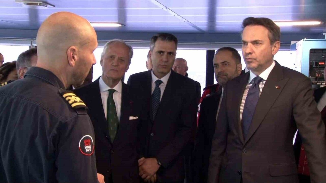 Bakan Bayraktar: Karadeniz’de görev yapacak 6. sondaj gemimiz çarşamba günü Mersin’de olacak
