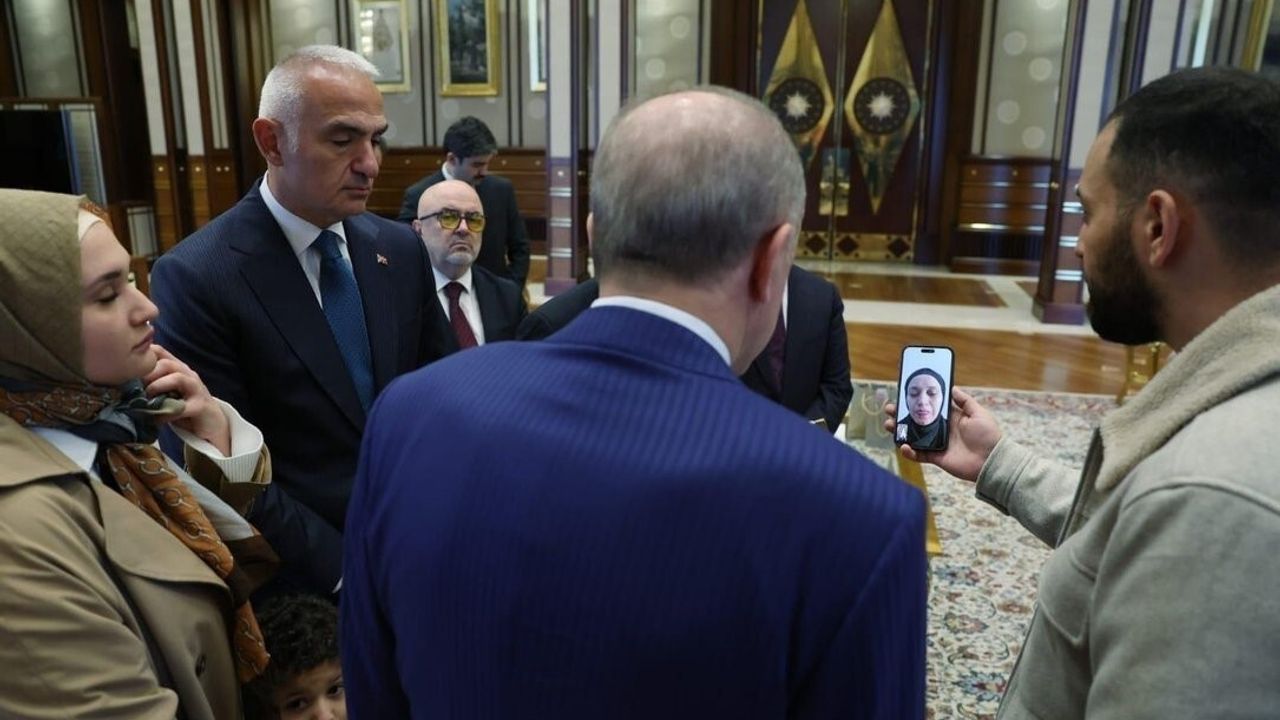 Bakan Ersoy Hind Rajab’ın Ailesini Bakanlıkta Ağırladı ve Erdoğan’ı Ziyaret Etti