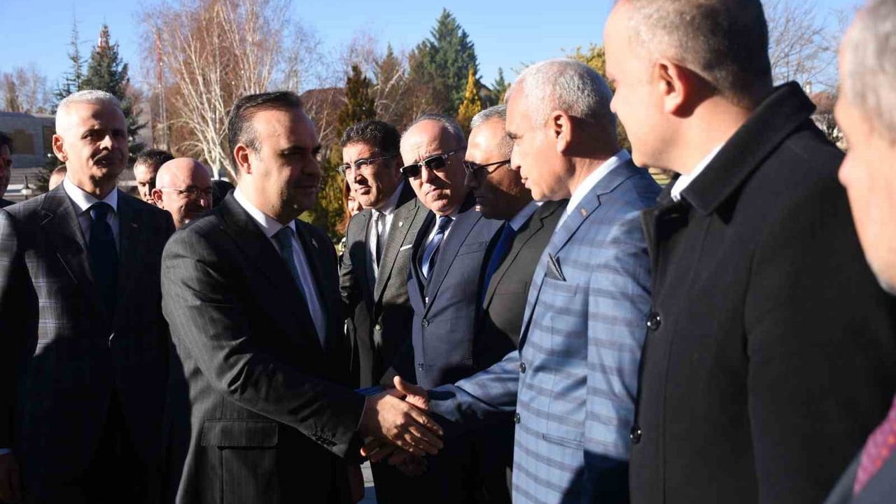 Bakan Kacır: Türkiye üretimde küresel bir güç haline geldi — Karaman’da yatırımlar açıldı
