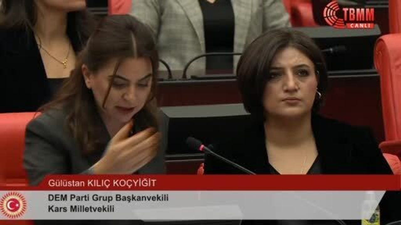 Bakan Kurum'dan Koçyiğit'e yanıt: 'Deprem bölgesinin şantiye şefiyim'