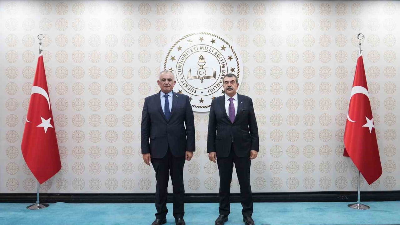 Bakan Tekin, KKTC Milli Eğitim Bakanı Çavuşoğlu'nu Bakanlıkta Ağırladı