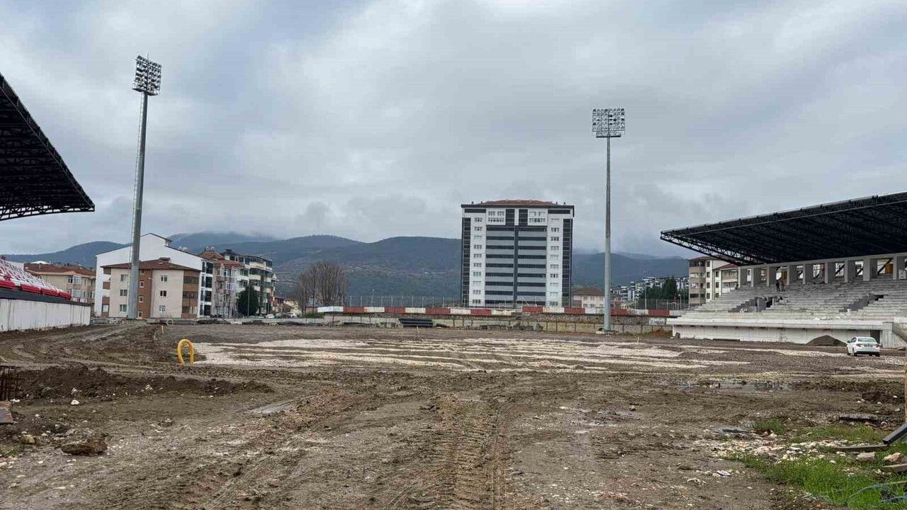 Bakan Yardımcısı Eminoğlu'na Edebali Stadı için detaylı dosya