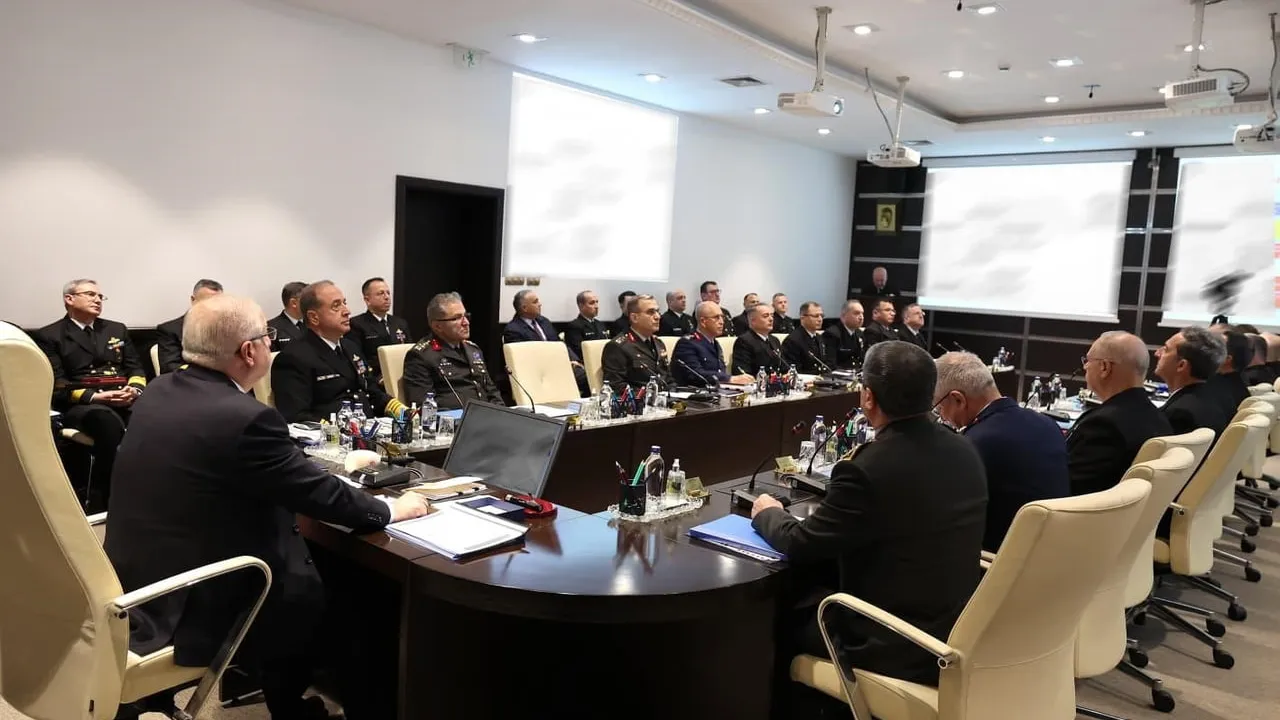 Bakan Yaşar Güler, Deniz Kuvvetleri Komutanlığı Yıllık Komutanlar Toplantısına Başkanlık Etti