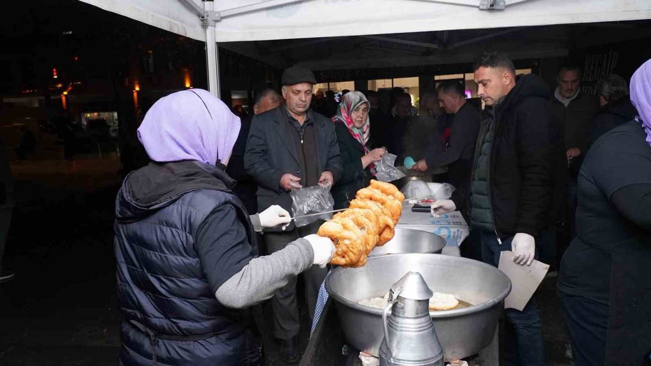 Balıkesir Büyükşehir 20 İlçede Regaip Kandili İkramı Gerçekleştirdi