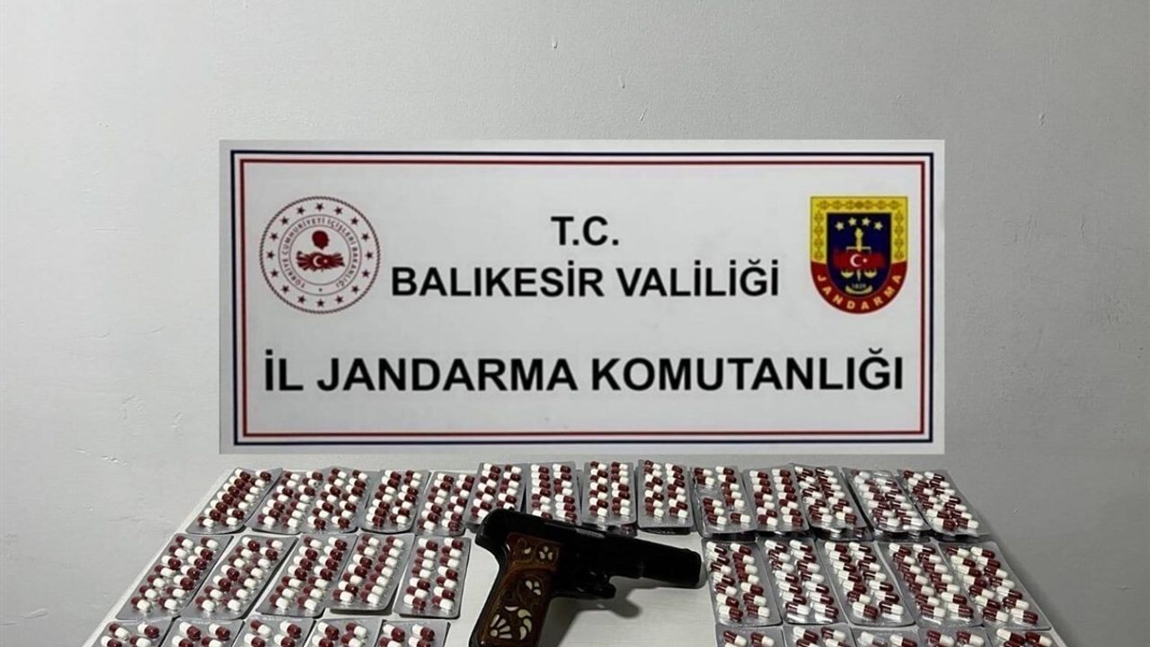 Balıkesir'de 8 ilçede jandarma uyuşturucu operasyonu: 31 gözaltı