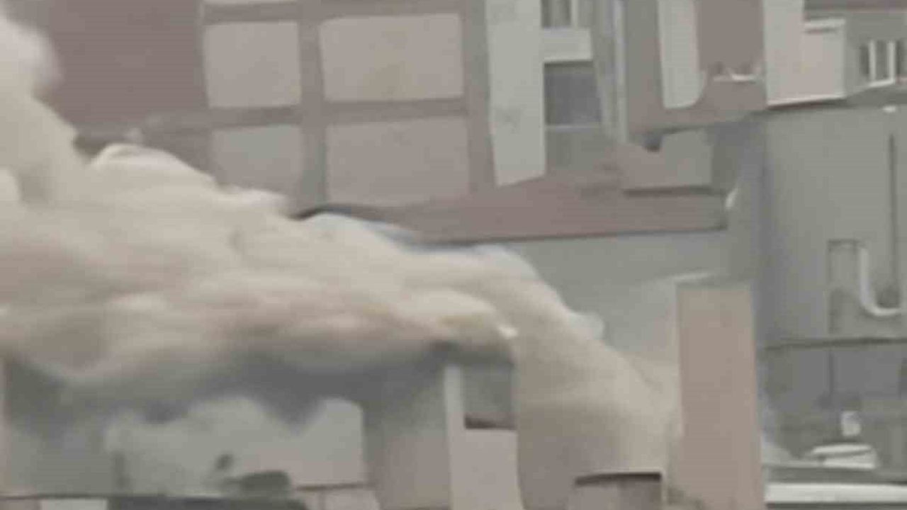 Balıkesir'de eski Otel Basri binasında çıkan yangın kontrol altına alındı