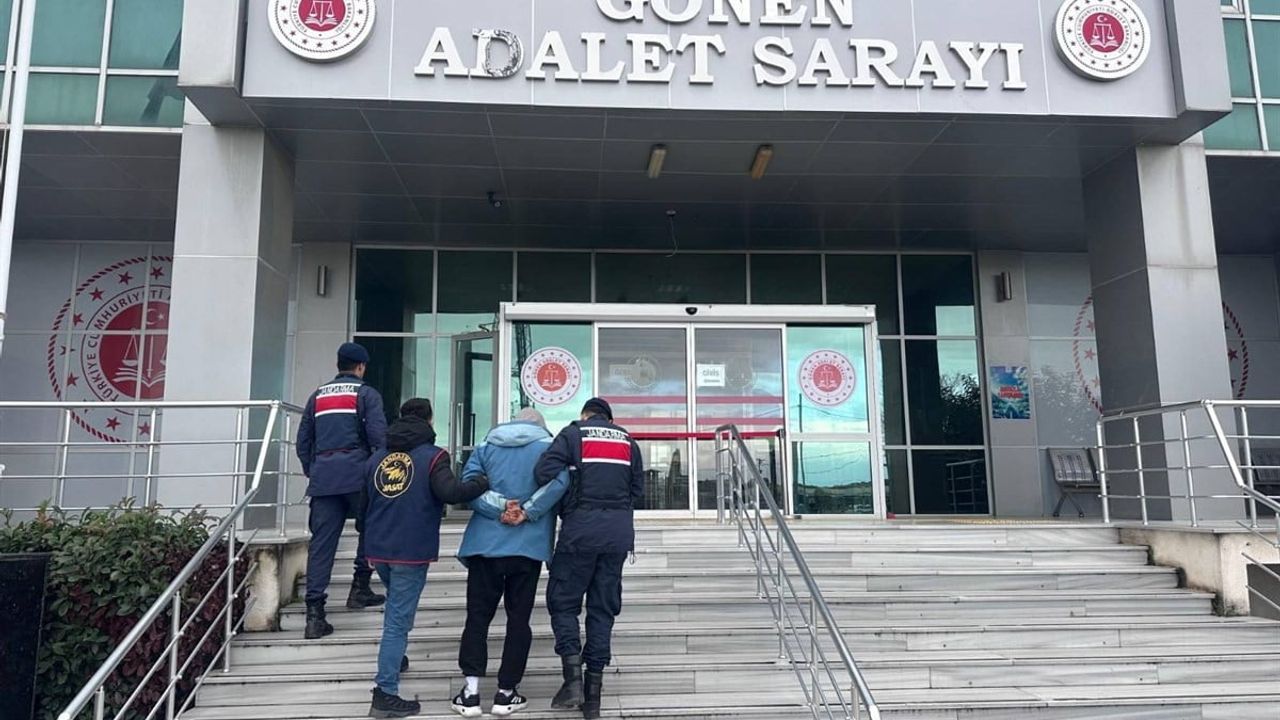Balıkesir'de jandarma, firari hükümlüyü Sarıköy'de yakaladı