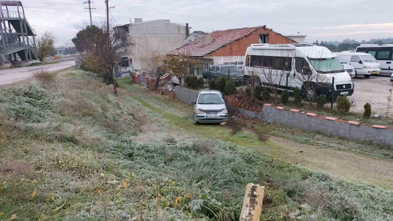 Balıkesir'de otomobil şarampole uçtu: 1 yaralı