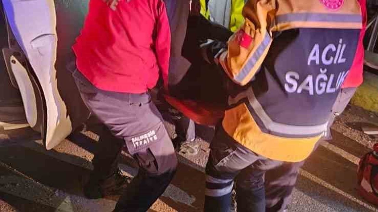 Balıkesir'de tek taraflı trafik kazası — 2 yaralı