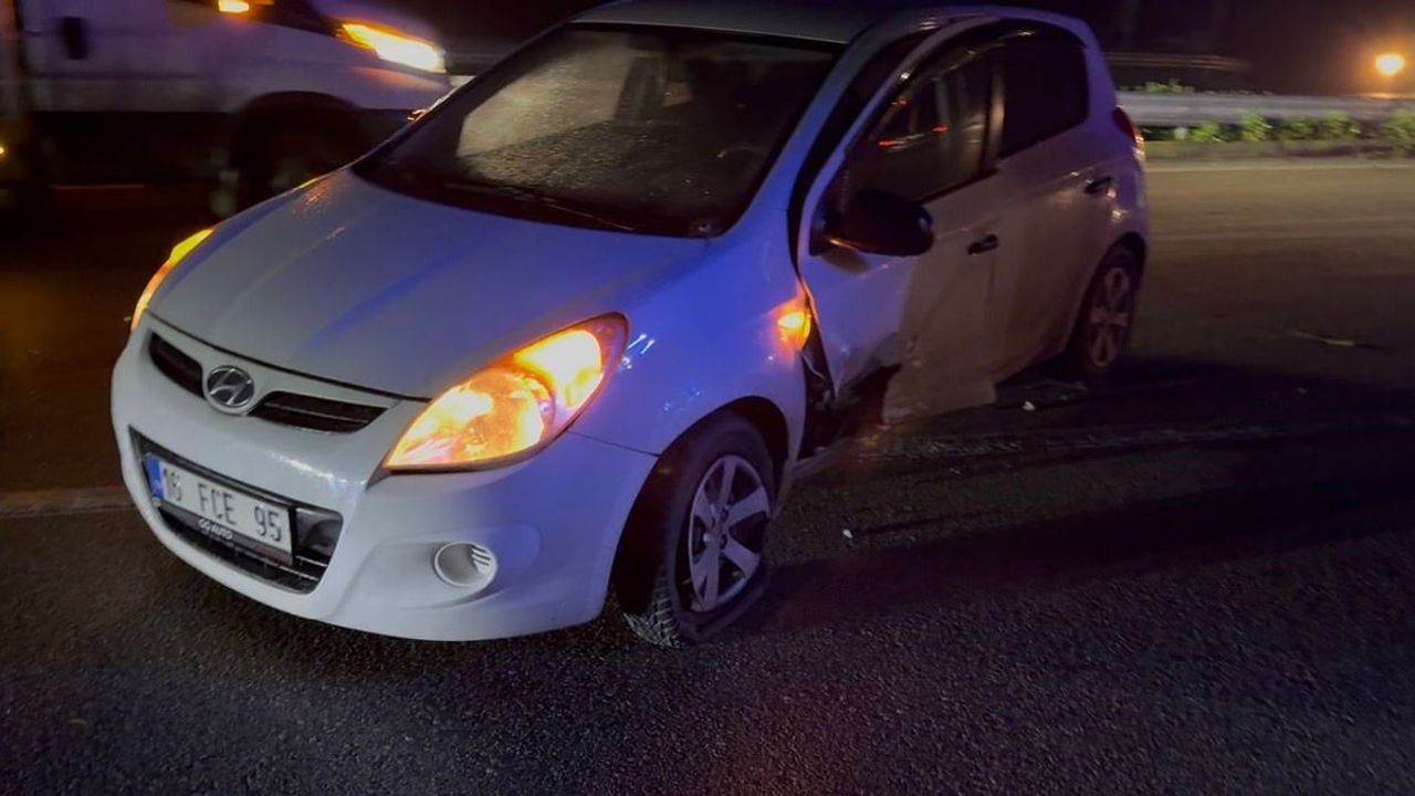 Bariyere Çarpan Sürücünün 'Ayağım' Feryadı Yürekleri Burktu