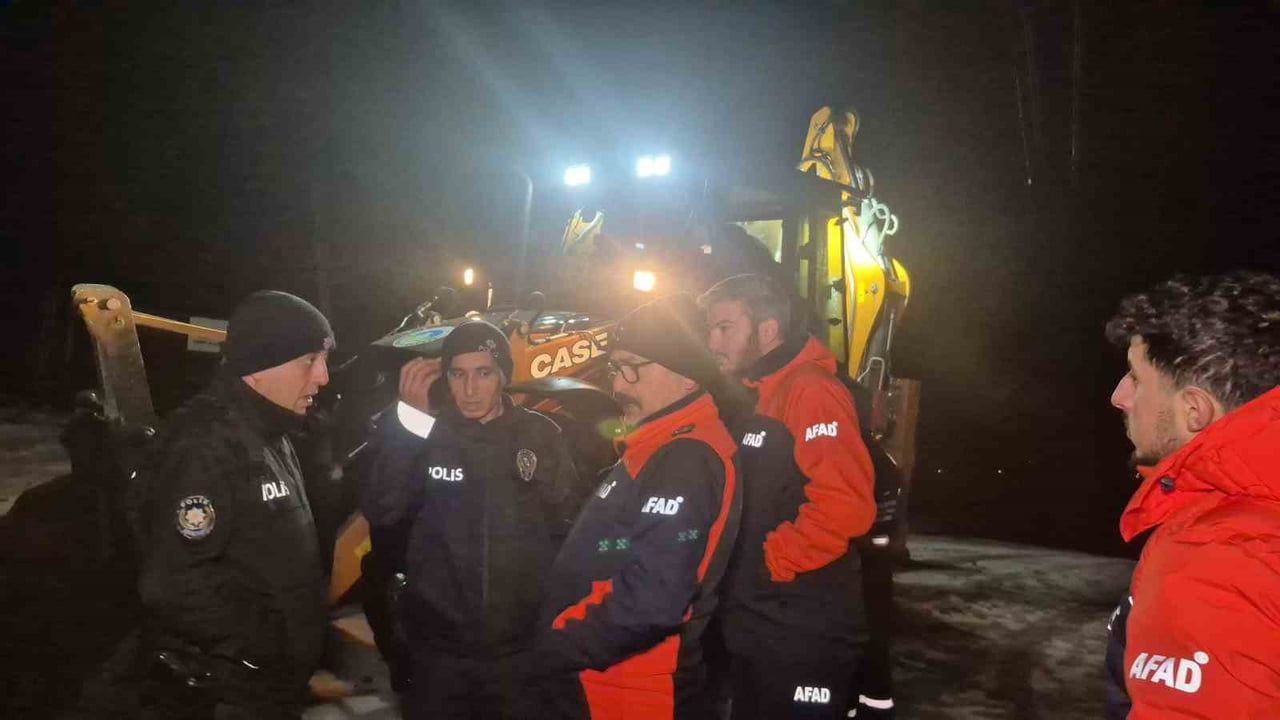 Bartın'da kiralık ev ararken ormanlık alana giren çift kurtarıldı